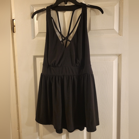 torrid Tops - Black crisscross front &back Torrid tank/halter top size 0 (0x)